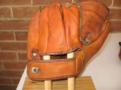 Yale F401 Mays Model Back